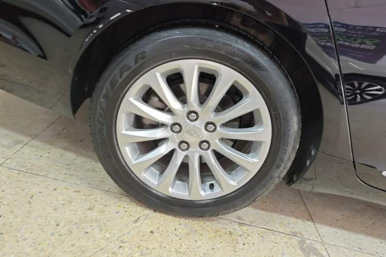 Used Cadillac XTS 2018 28T Elite Edition Right Rear Wheel Hub