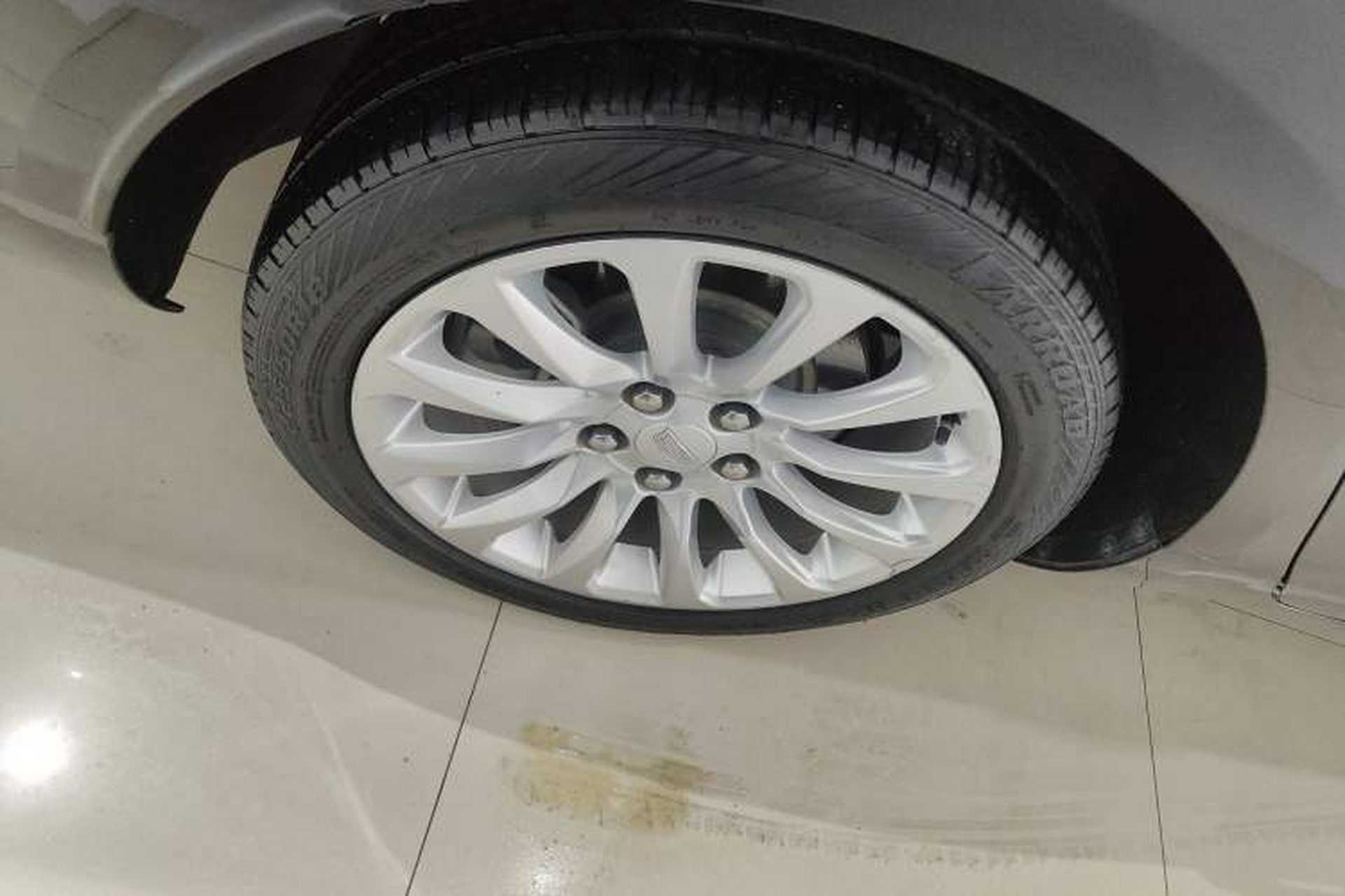 Used Cadillac XTS 2018 28T Tech Edition Right Rear Wheel Hub