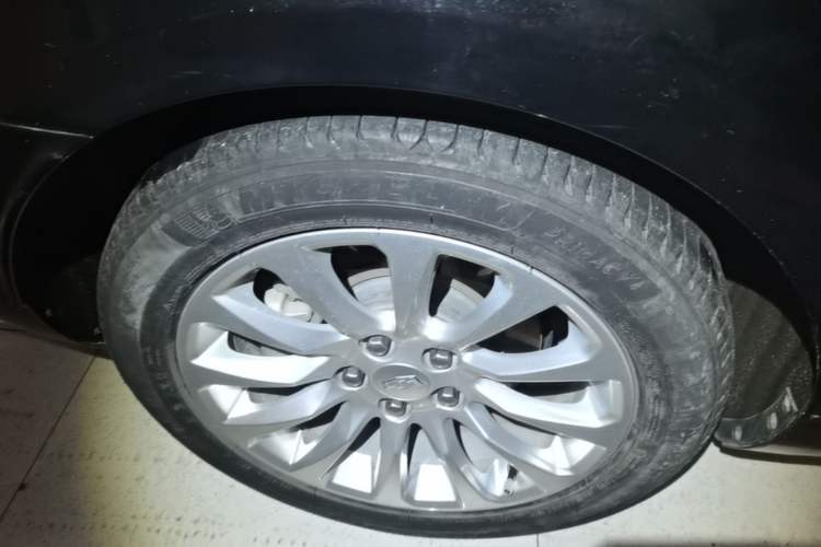 Used Cadillac XTS 2018 28T Elite Edition Right Rear Wheel Hub