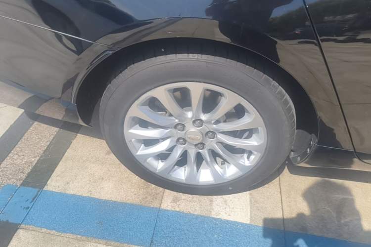 Used Cadillac XTS 2018 28T Elite Edition Right Rear Wheel Hub