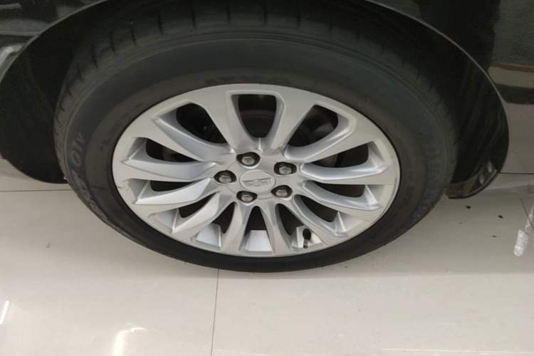 Used Cadillac XTS 2018 28T Tech Edition Right Rear Wheel Hub