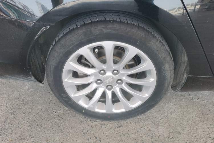 Used Cadillac XTS 2018 28T Elite Edition Right Rear Wheel Hub