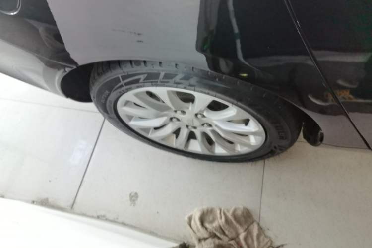 Used Cadillac XTS 2018 28T Elite Edition Right Rear Wheel Hub