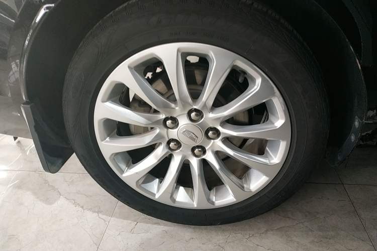 Used Cadillac XTS 2018 28T Tech Edition Right Rear Wheel Hub