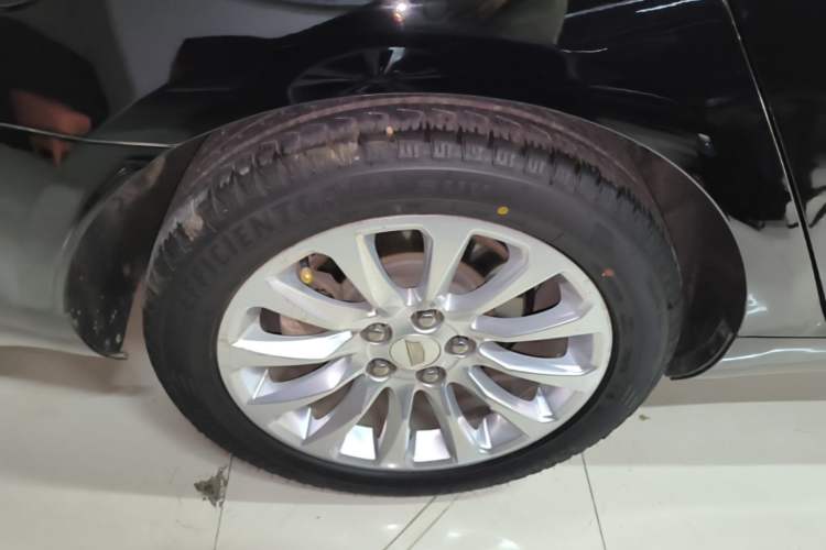 Used Cadillac XTS 2018 28T Tech Edition Right Rear Wheel Hub