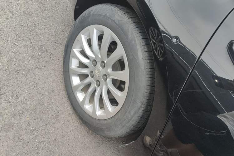Used Cadillac XTS 2018 28T Elite Edition Right Rear Wheel Hub