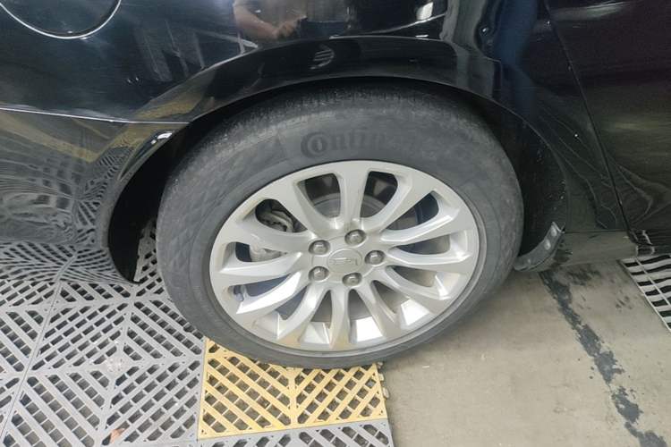 Used Cadillac XTS 2018 28T Elite Edition Right Rear Wheel Hub