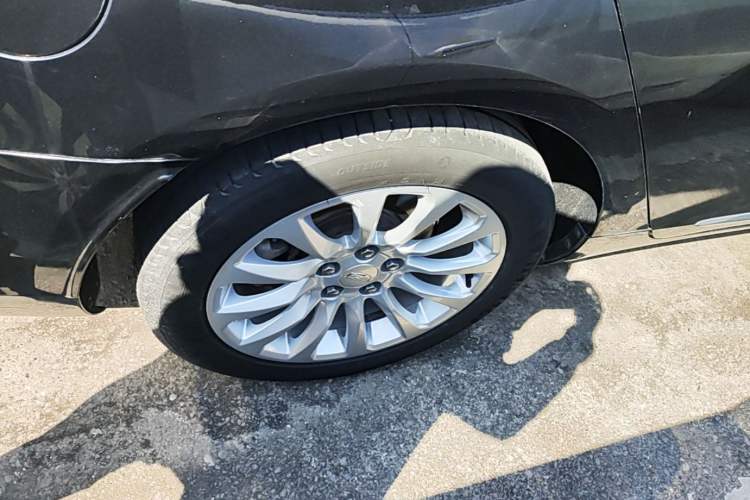 Used Cadillac XTS 2018 28T Elite Edition Right Rear Wheel Hub