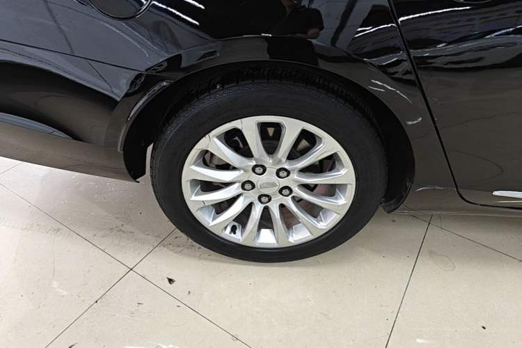Used Cadillac XTS 2018 28T Tech Edition Right Rear Wheel Hub