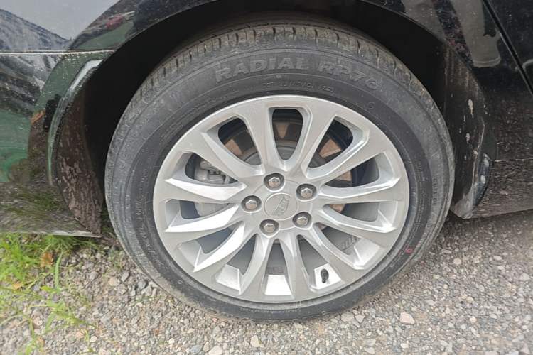 Used Cadillac XTS 2018 28T Elite Edition Right Rear Wheel Hub
