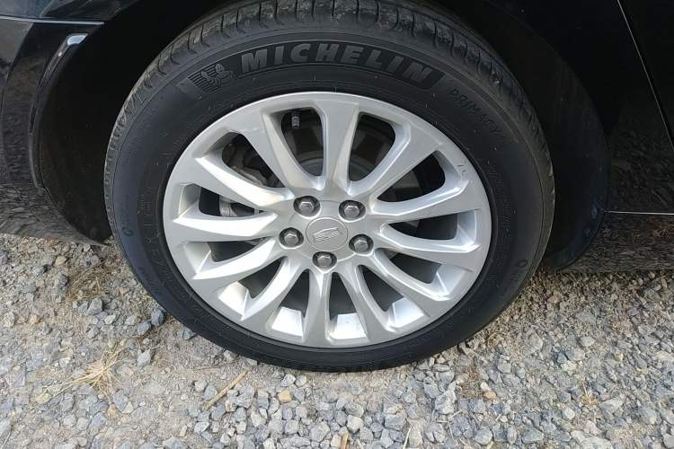 Used Cadillac XTS 2018 28T Tech Edition Right Rear Wheel Hub