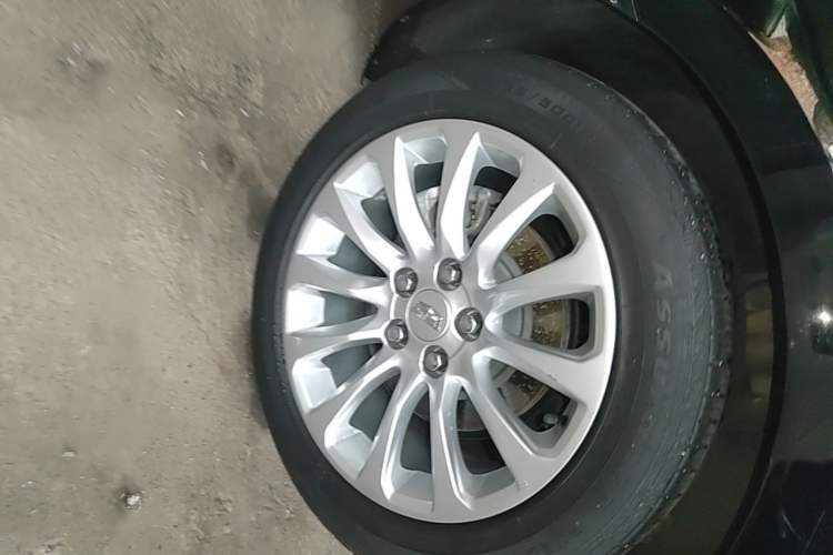 Used Cadillac XTS 2018 28T Elite Edition Right Rear Wheel Hub