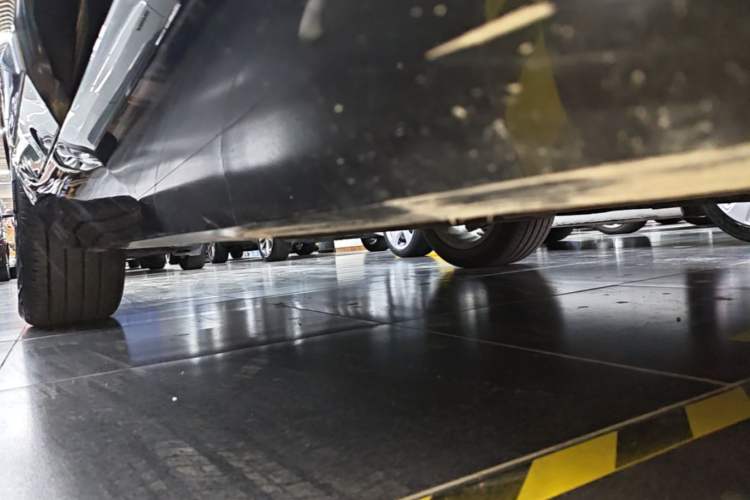Used Cadillac XTS 2018 28T Elite Edition Right Side Sill