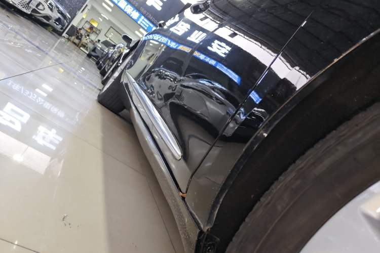 Used Cadillac XTS 2018 28T Elite Edition Right Side Sill