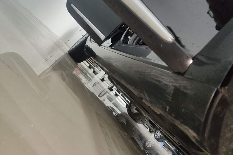 Used Cadillac XTS 2018 28T Tech Edition Right Side Sill
