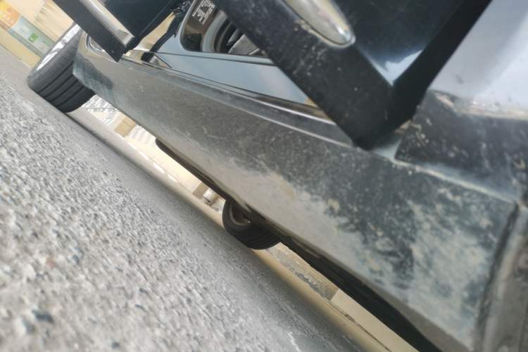 Used Cadillac XTS 2018 28T Elite Edition Right Side Sill