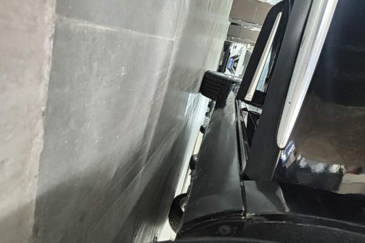 Used Cadillac XTS 2018 28T Elite Edition Right Side Sill