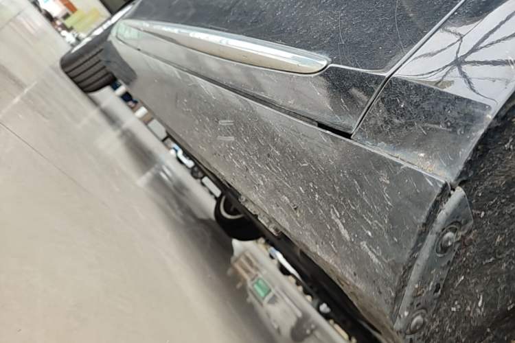 Used Cadillac XTS 2018 28T Elite Edition Right Side Sill