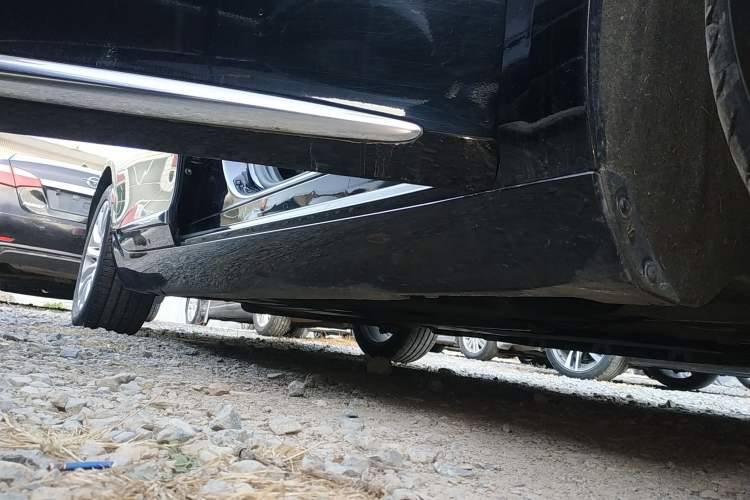 Used Cadillac XTS 2018 28T Tech Edition Right Side Sill