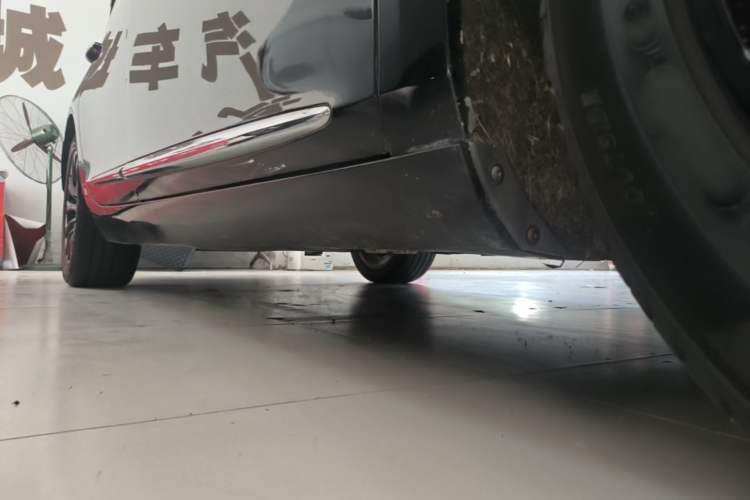 Used Cadillac XTS 2018 28T Tech Edition Right Side Sill