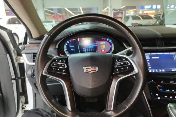 Used Cadillac XTS 2018 28T Luxury Edition Steering Wheel
