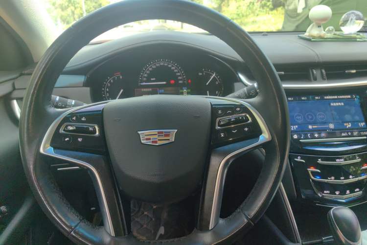 Used Cadillac XTS 2018 28T Tech Edition Steering Wheel
