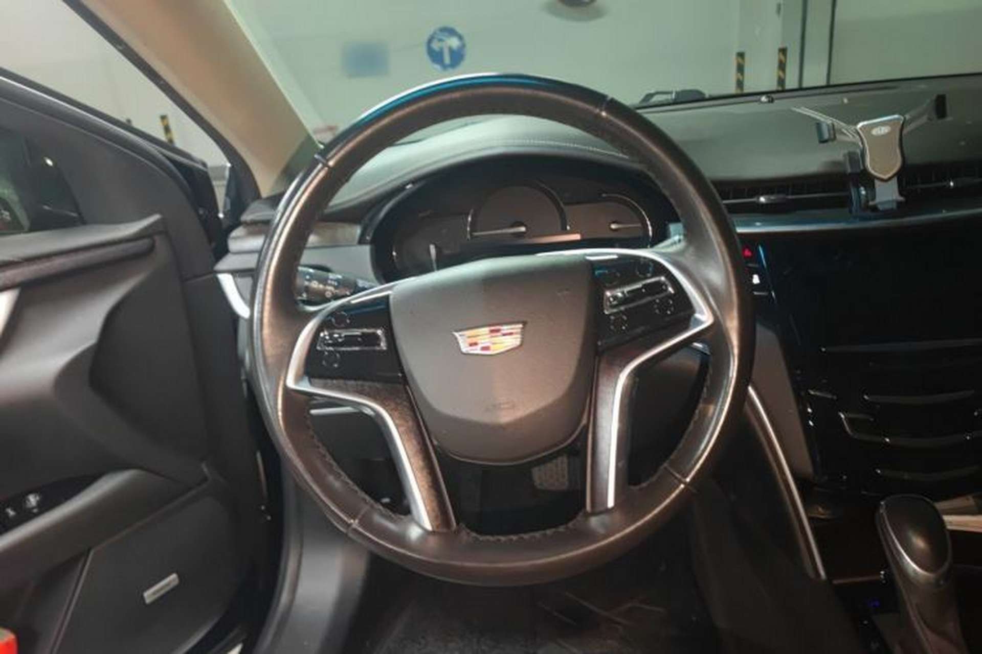 Used Cadillac XTS 2018 28T Elite Edition Steering Wheel