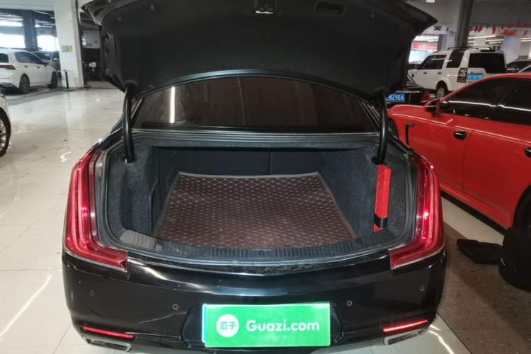 Used Cadillac XTS 2018 28T Elite Edition Trunk