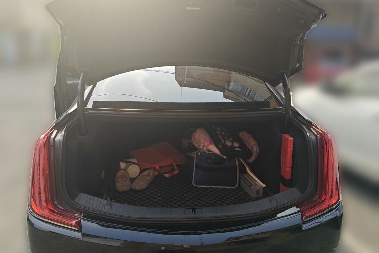 Used Cadillac XTS 2018 28T Elite Edition Trunk
