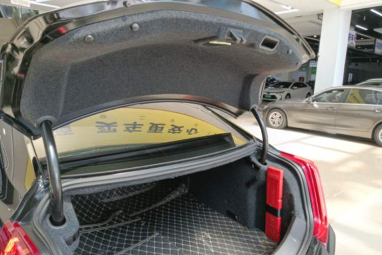 Used Cadillac XTS 2018 28T Elite Edition Trunk