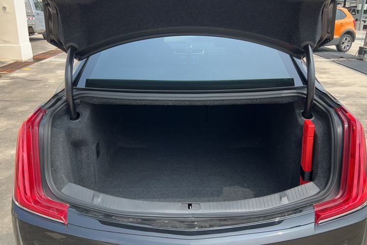 Used Cadillac XTS 2018 28T Elite Edition Trunk