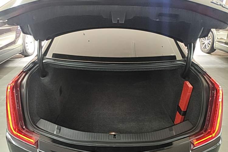 Used Cadillac XTS 2018 28T Elite Edition Trunk