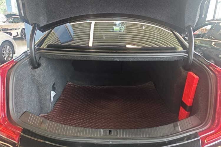 Used Cadillac XTS 2018 28T Tech Edition Trunk