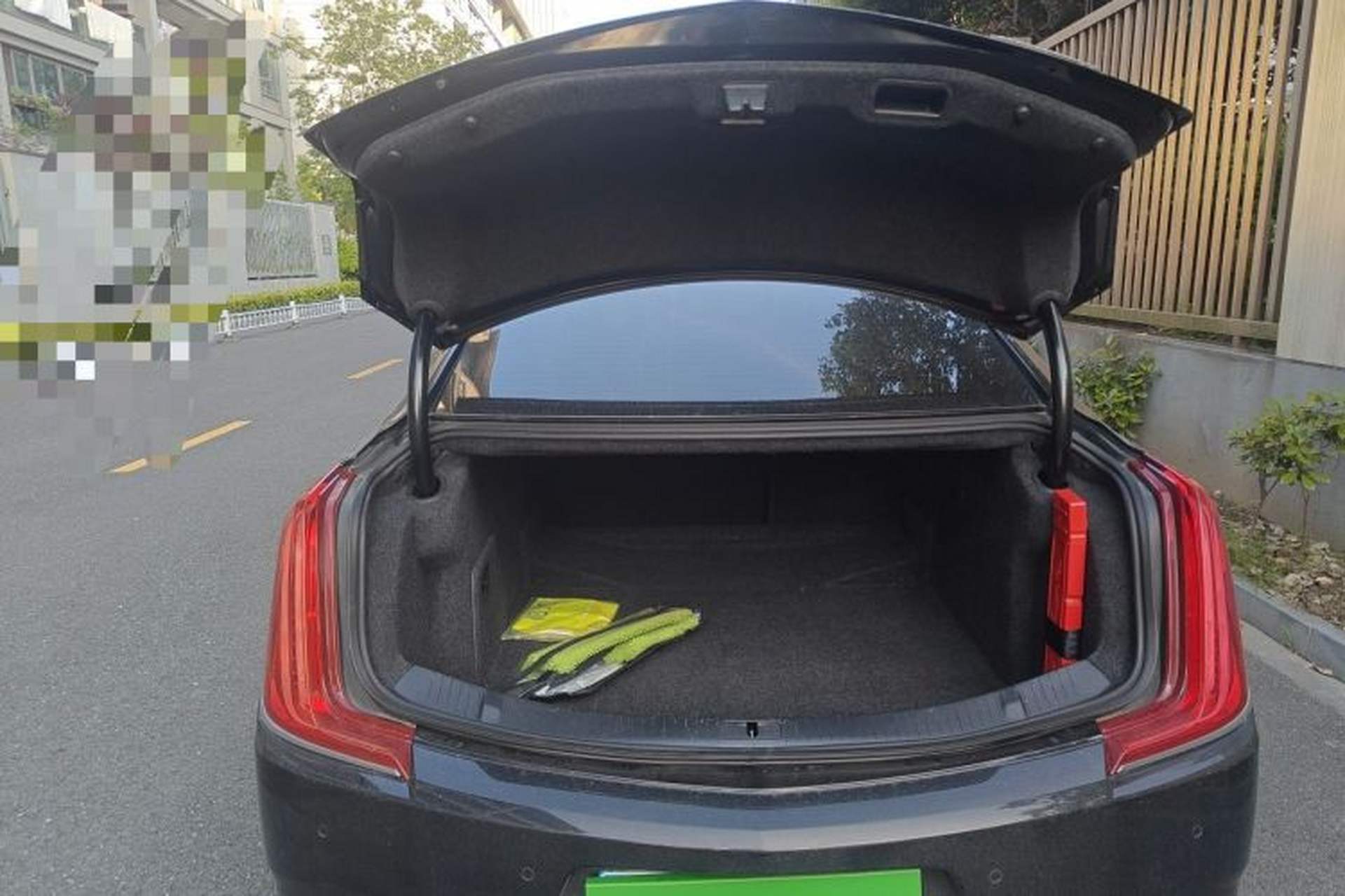 Used Cadillac XTS 2018 28T Elite Edition Trunk