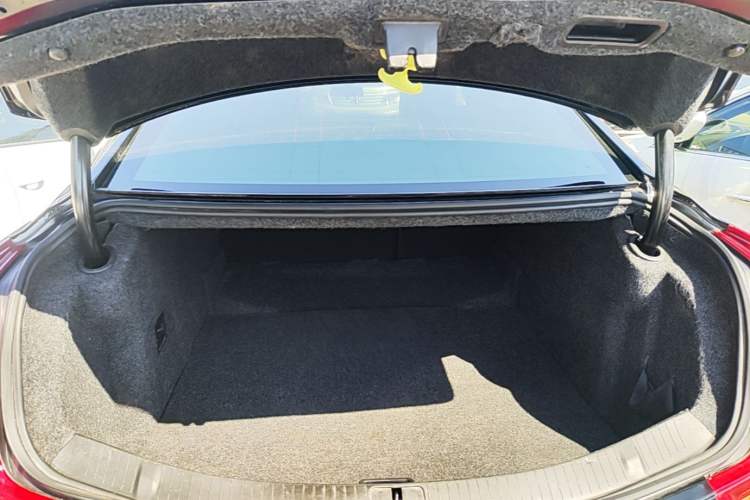Used Cadillac XTS 2018 28T Elite Edition Trunk