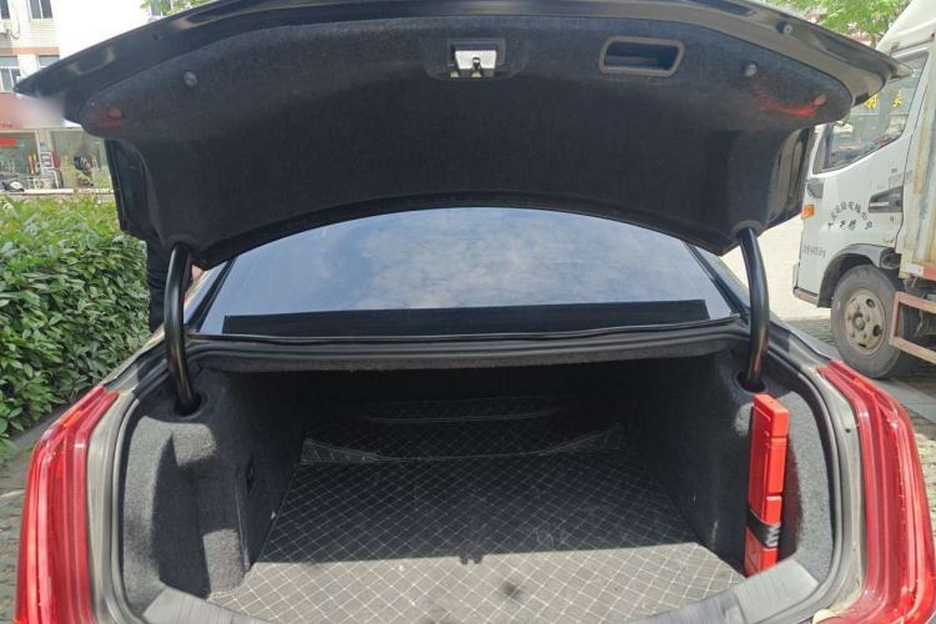 Used Cadillac XTS 2018 28T Elite Edition Trunk