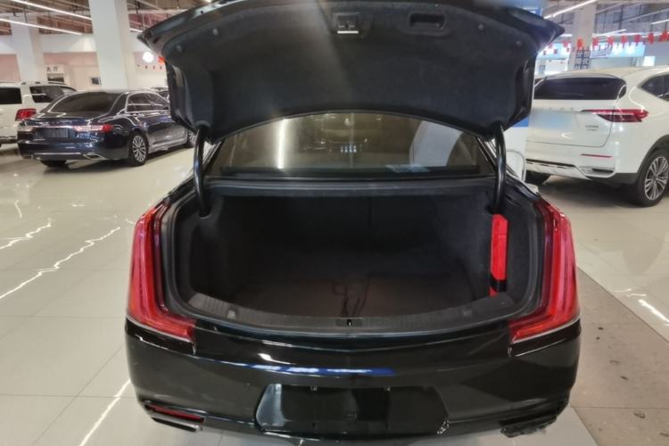 Used Cadillac XTS 2018 28T Elite Edition Trunk
