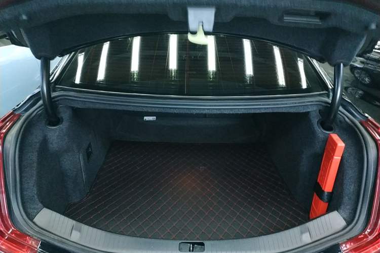Used Cadillac XTS 2018 28T Elite Edition Trunk