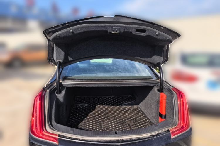 Used Cadillac XTS 2018 28T Elite Edition Trunk