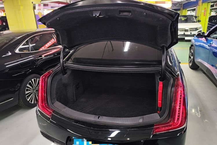 Used Cadillac XTS 2018 28T Elite Edition Trunk