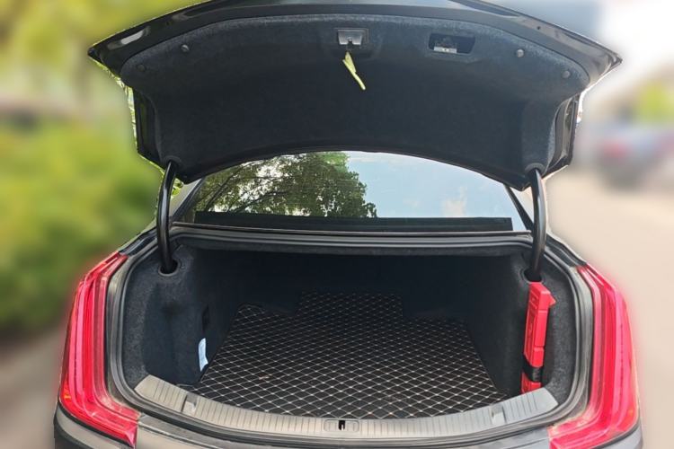 Used Cadillac XTS 2018 28T Elite Edition Trunk
