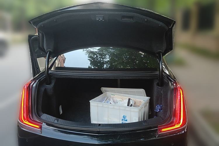 Used Cadillac XTS 2018 28T Elite Edition Trunk