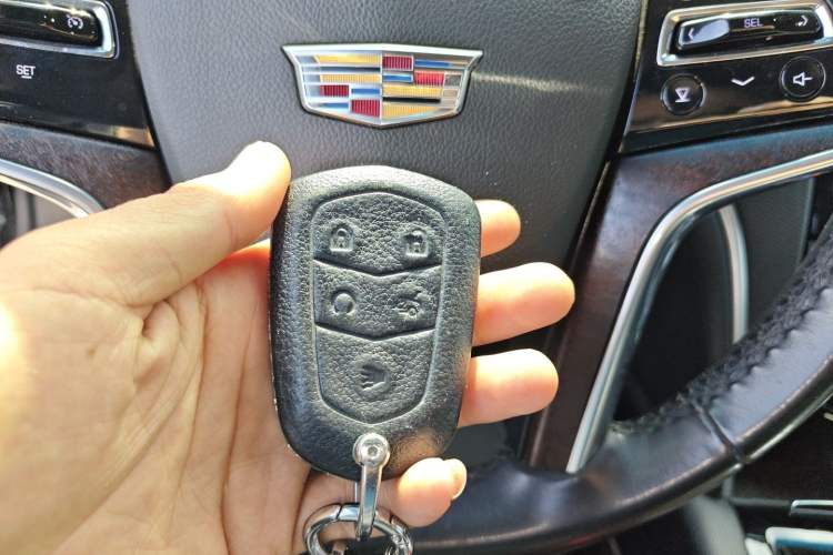 Used Cadillac XTS 2018 28T Elite Edition Vehicle Key
