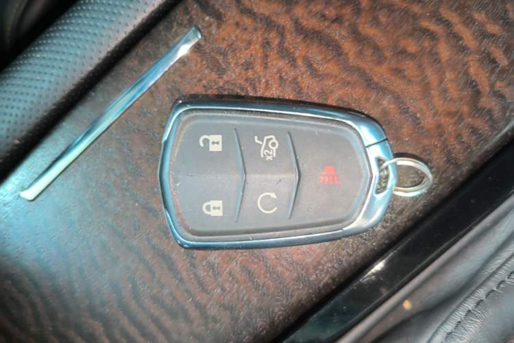 Used Cadillac XTS 2018 28T Elite Edition Vehicle Key