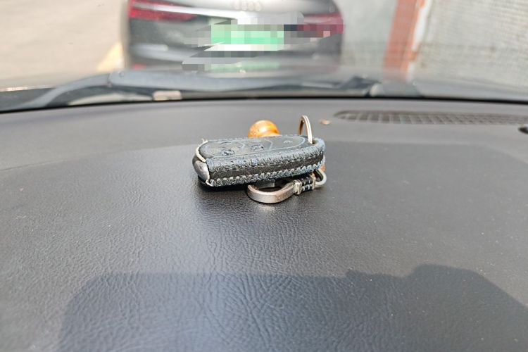 Used Cadillac XTS 2018 28T Elite Edition Vehicle Key