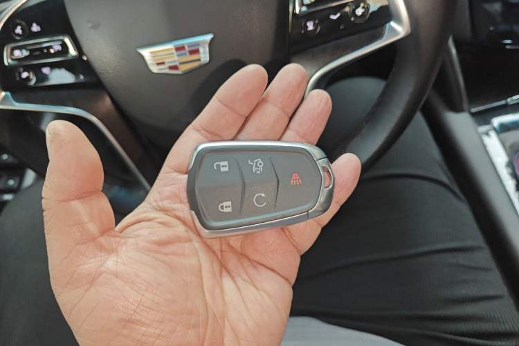 Used Cadillac XTS 2018 28T Elite Edition Vehicle Key