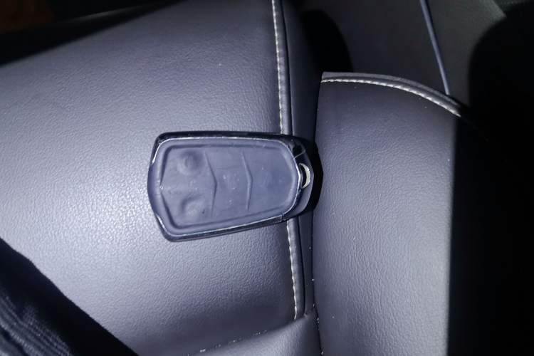 Used Cadillac XTS 2018 28T Tech Edition Vehicle Key