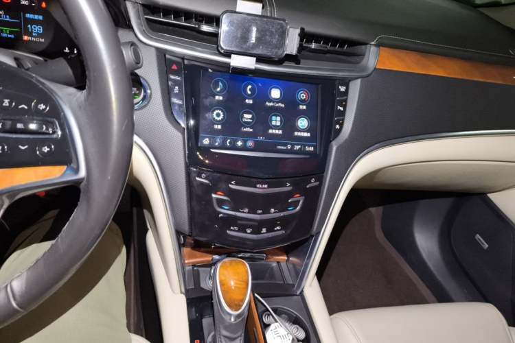 Used Cadillac XTS 2018 28T Elite Edition Audio And AC Panel