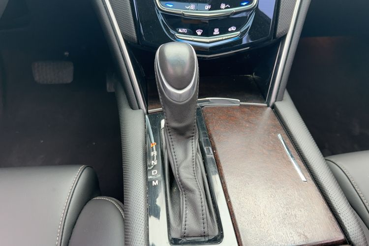 Used Cadillac XTS 2018 28T Tech Edition Gear Lever