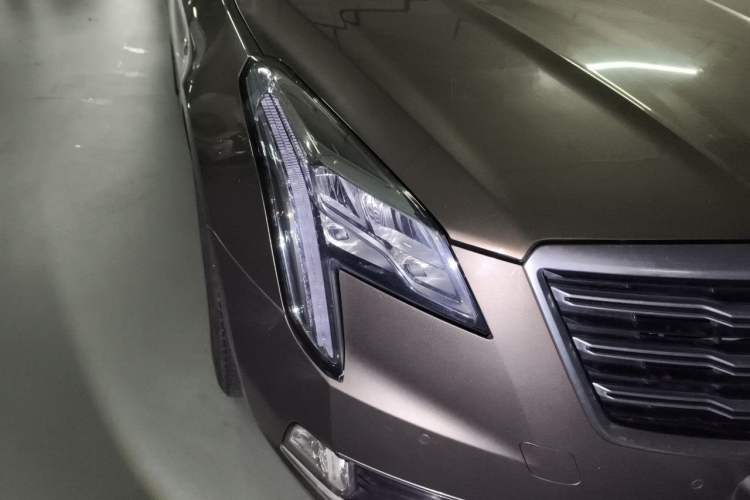 Used Cadillac XTS 2018 28T Elite Edition Right Front Headlight